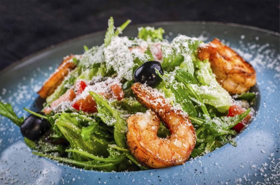 Салат с креветками