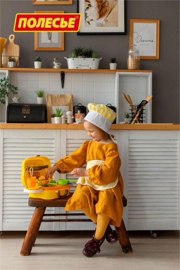 Набор детской посуды (22 элемента) (в чемоданчике на колёсиках)