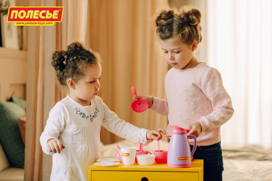 Забавная тележка + набор детской посуды (31 элемент)