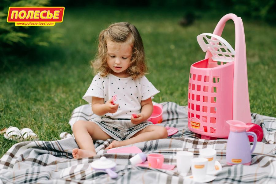 Забавная тележка + набор детской посуды (31 элемент)