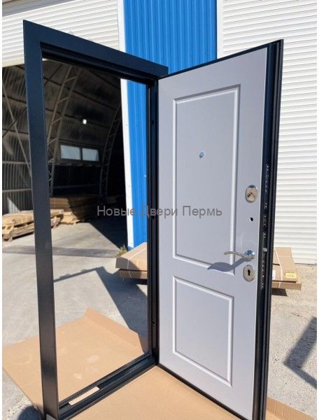 Гранд 7,5 Серебро Белый софт  входная дверь