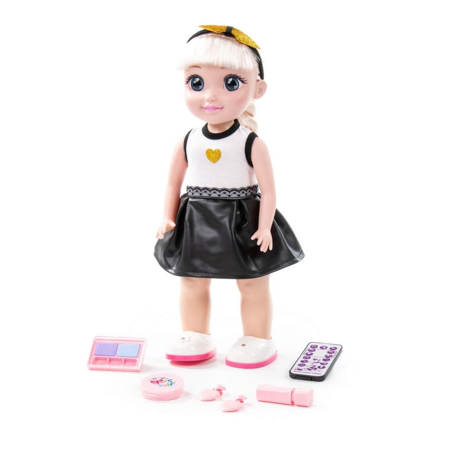 Кукла "Кристина" (37 см) в салоне красоты с аксессуарами (5 элементов) (в коробке)