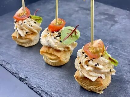 ПУФФ С КУРИНЫМ ПАШТЕТОМ И ТОМАТАМИ ЧЕРРИ