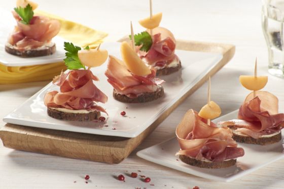 ФУЭТ С ГРУШЕЙ И РУККОЛОЙ