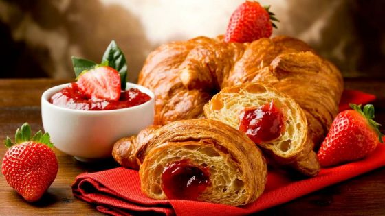 КРУАССАН СО СЛАДКОЙ НАЧИНКОЙ НА ВЫБОР