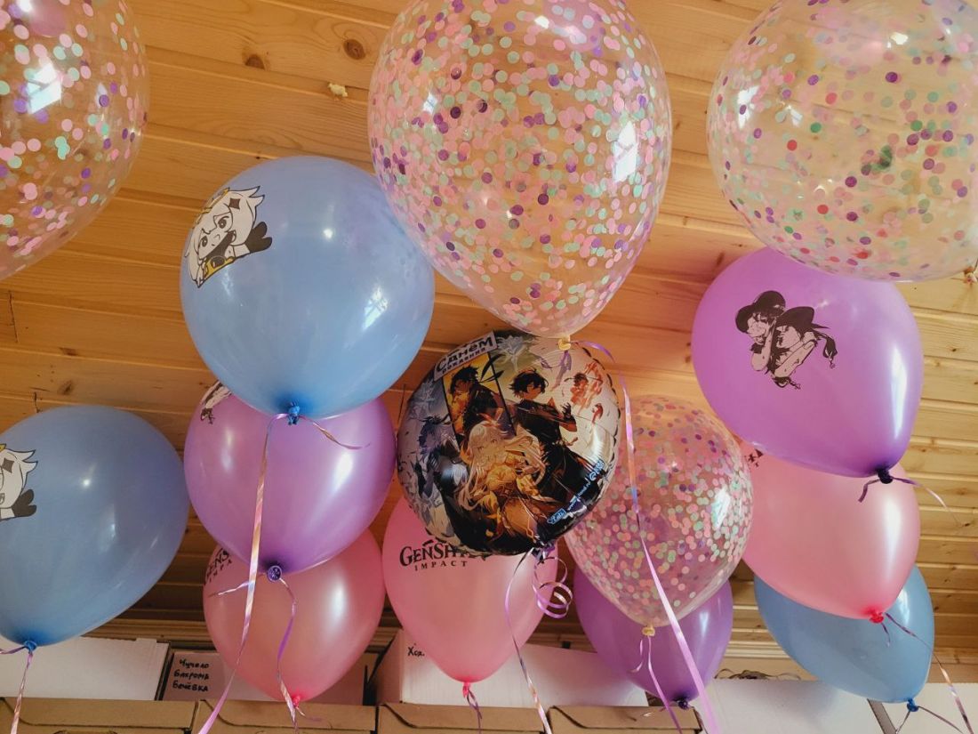 Набор из 18 шаров с гелием