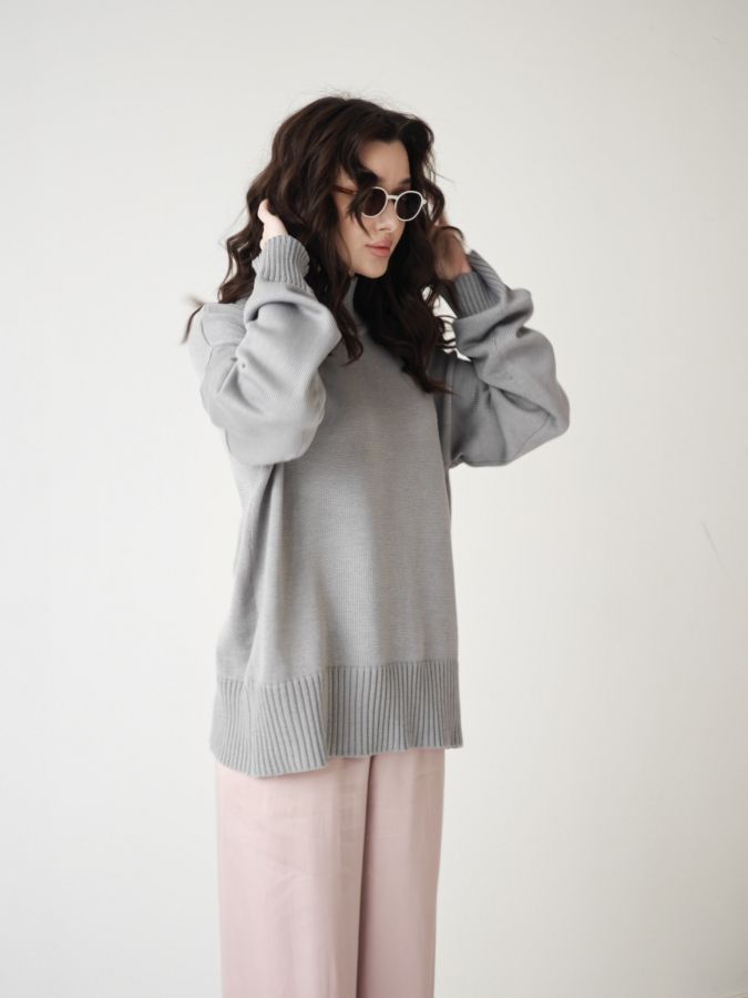 Свитер серый