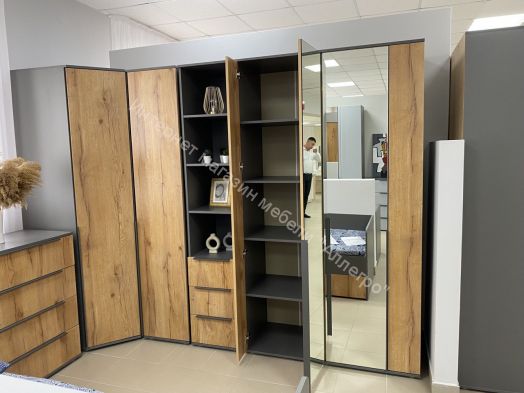 Пенал 1-ств с полками "Стил" 400