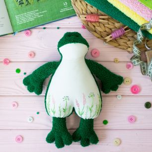 Набор для пошива текстильной игрушки - Лягушонок с вышивкой