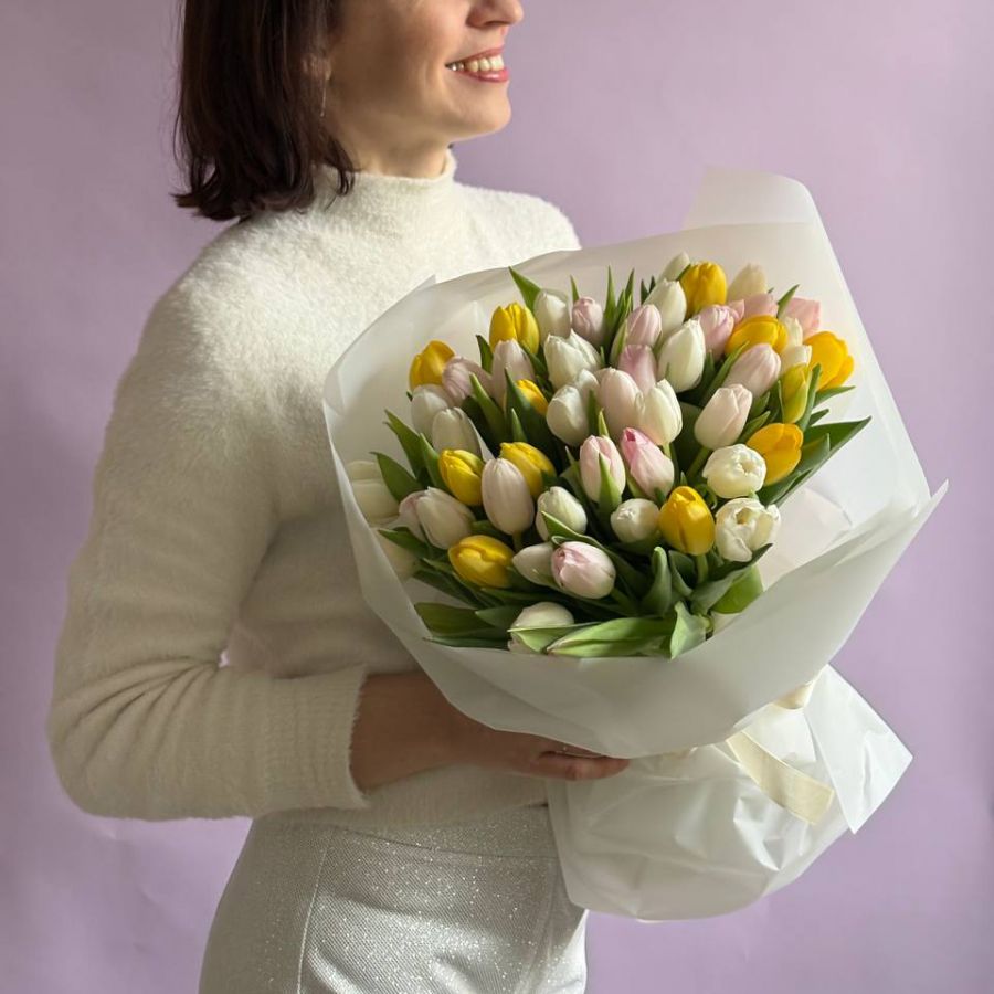 Микс нежных тюльпанов
