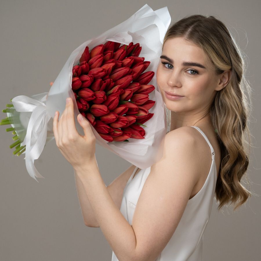 Монобукет из красных тюльпанов от 15шт