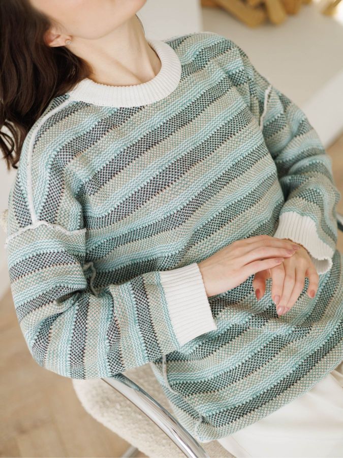 Свитер с желудями