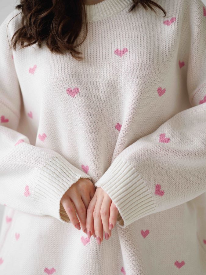 Свитер с сердечками удлиненный
