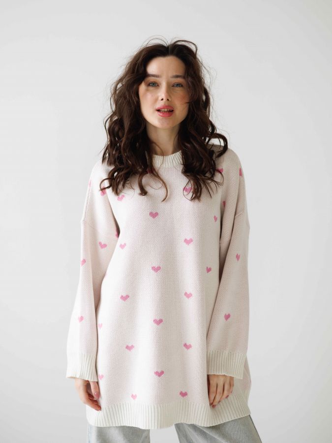 Свитер с сердечками удлиненный