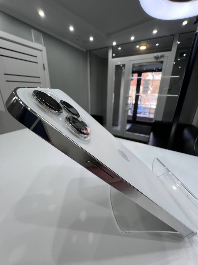 Apple iPhone корпус 13 Pro Max в сборе со шлейфами, стеклом камеры оригинал с разбора (снятый) мелкие потертости на рамке белый