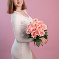 11 розовых роз (фрутетта)