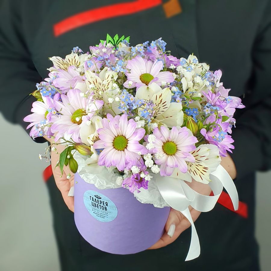 Сиреневая коробка с незабудками