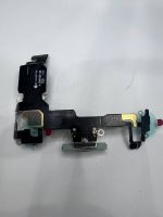 Apple iPhone 15 нижний шлейф с разъёмом зарядки оригинал с разбора (снятый) зеленый