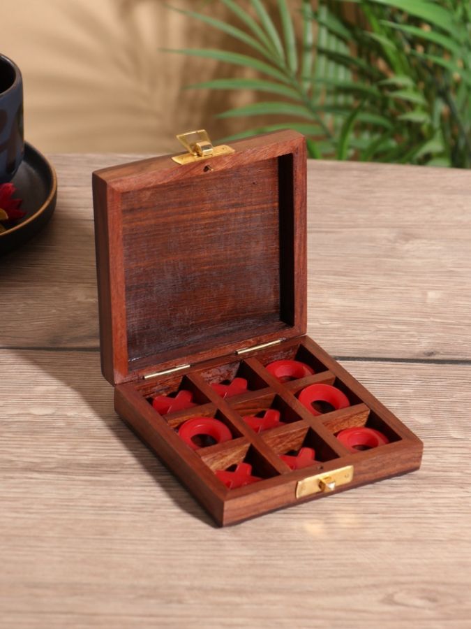Настольная игра «Крестики-нолики», 10?10 см, дерево шишам, смола