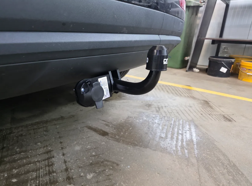 Фаркоп Audi Q5 2016-2024 крепление шара на двух болтах