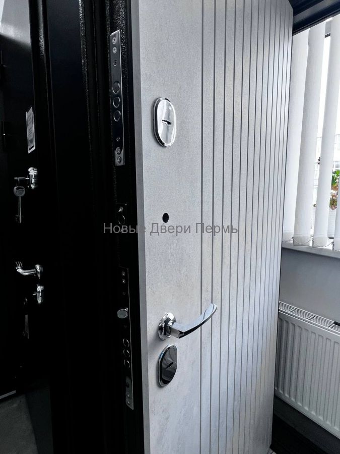 Уличная дверь Термо 110 с терморазрывом