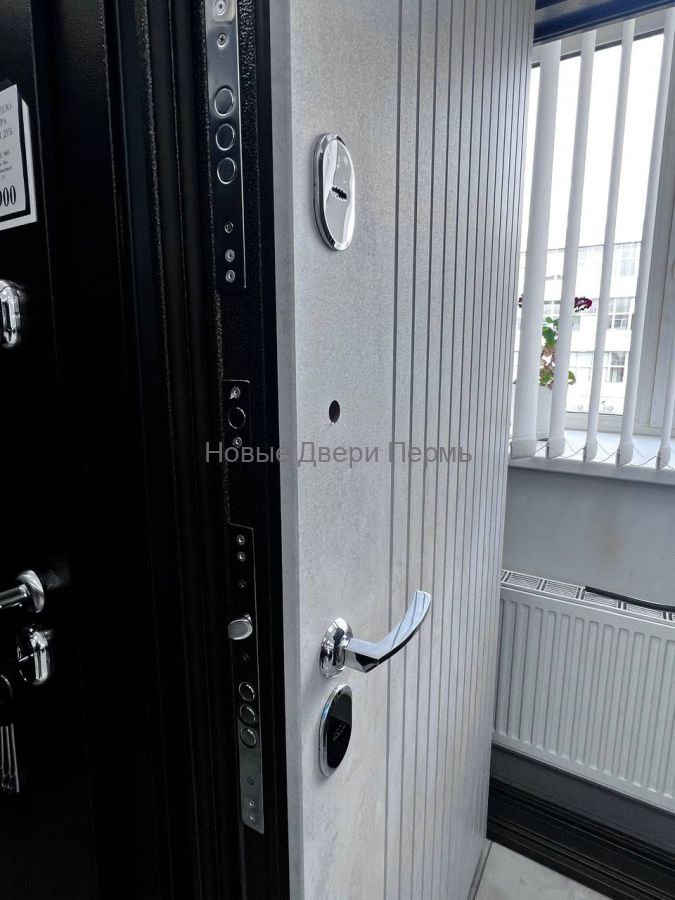 Уличная дверь Термо 110 с терморазрывом