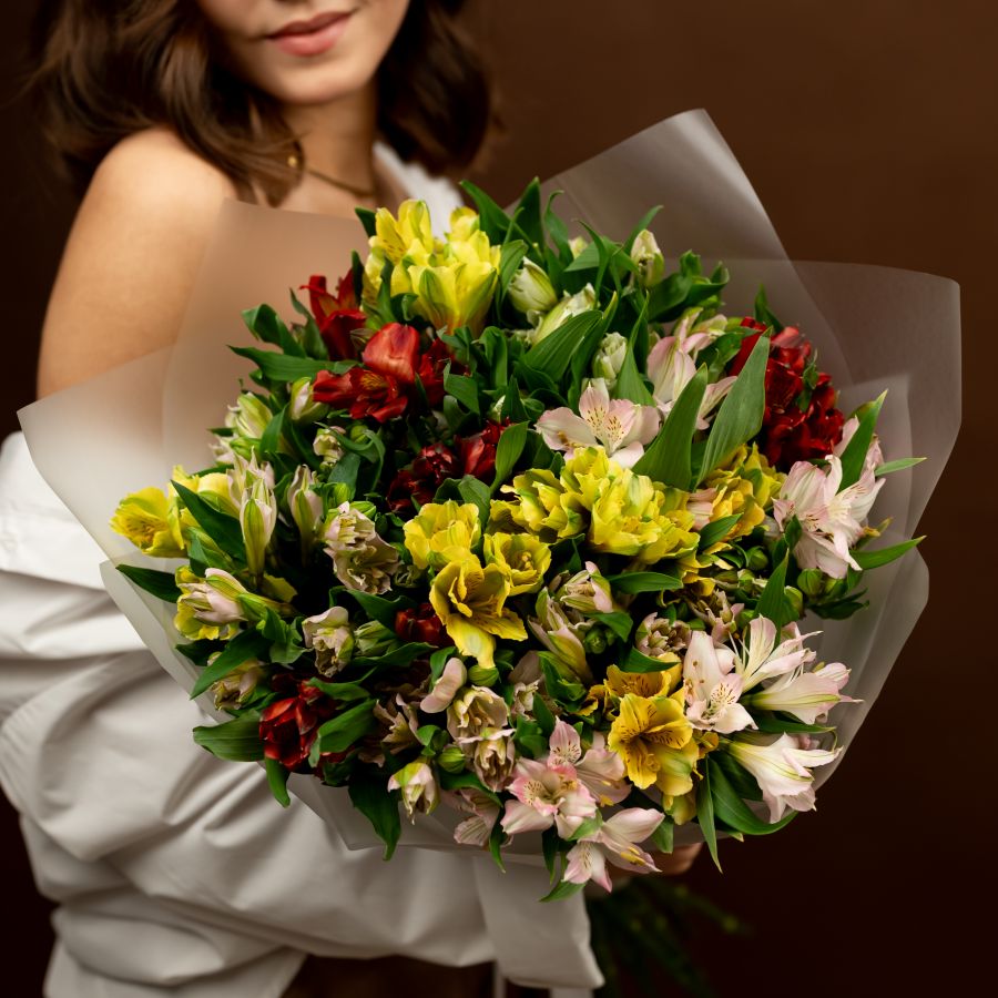 25 альстромерий