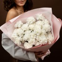 35 белых диантусов