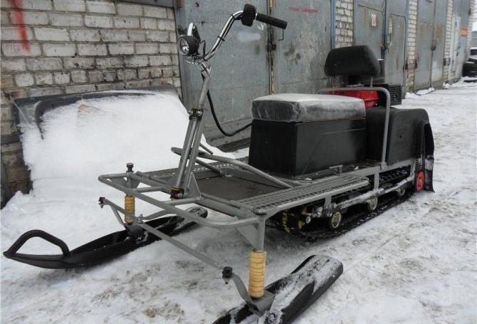 Мотобуксировщик РАЗГУЛЯЙ-17 Стандарт с лыжным модулем