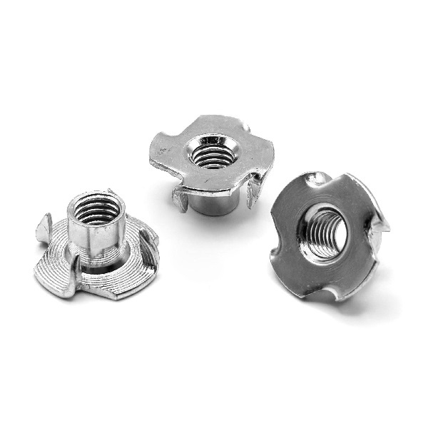 Гайка врезная DIN 1624