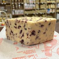 Сыр десертный с клюквой, 100 г