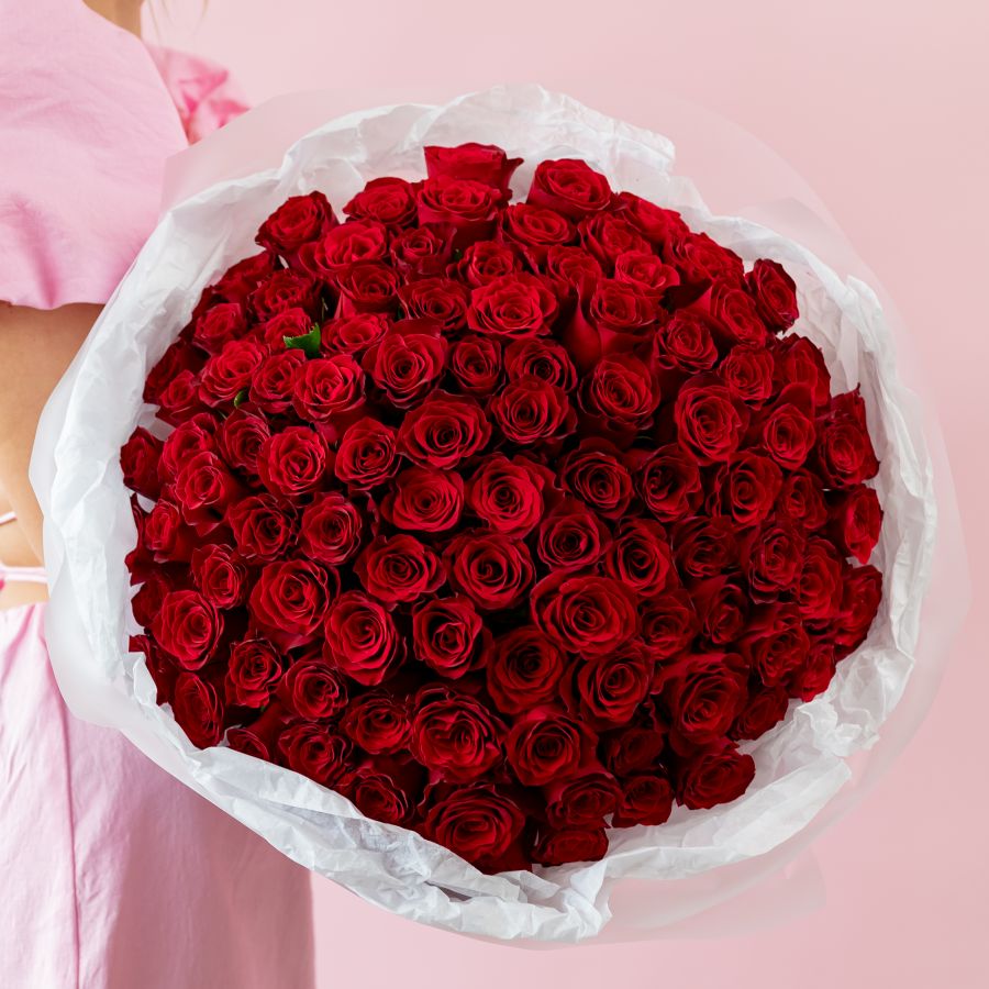101 красная роза в упаковке (50см, Кения)