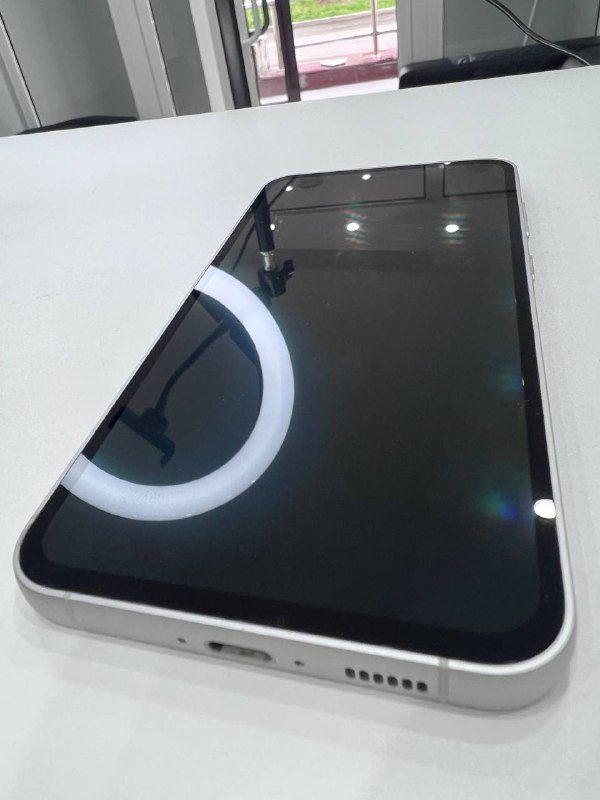Samsung Galaxy S23 FE (S711B) дисплей оригинал в рамке с разбора мелкие царапины серый
