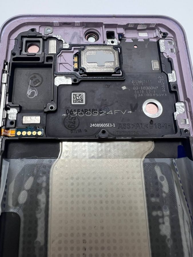 Samsung Galaxy A55 дисплей оригинал в рамке с разбора мелкие потертости фиолетовая рамка