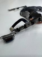 Apple iPhone 12 / 12 Pro Внутрикорпусная катушка для беспроводной зарядки и шлейф кнопок включения и регулировки громкости — Оригинал c разбора
