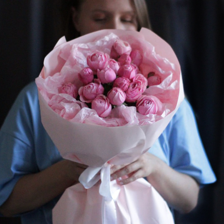 Комплимент из кустовых роз