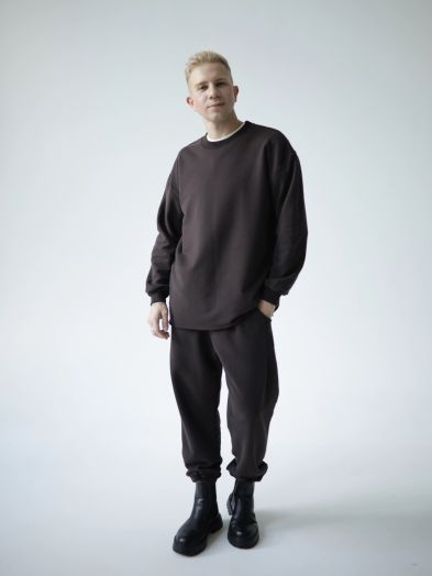 Брюки с защипами шоколад