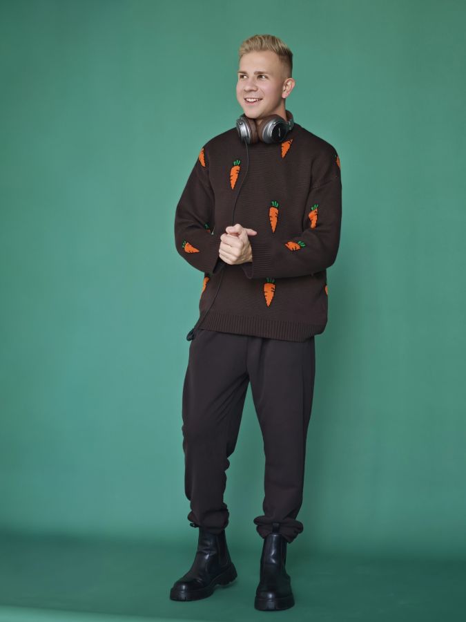 Брюки с защипами шоколад