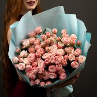 Букет из 25 нежных пионовидных кустовых роз