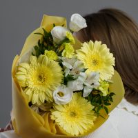 Букет-комплимент в желтых тоннах