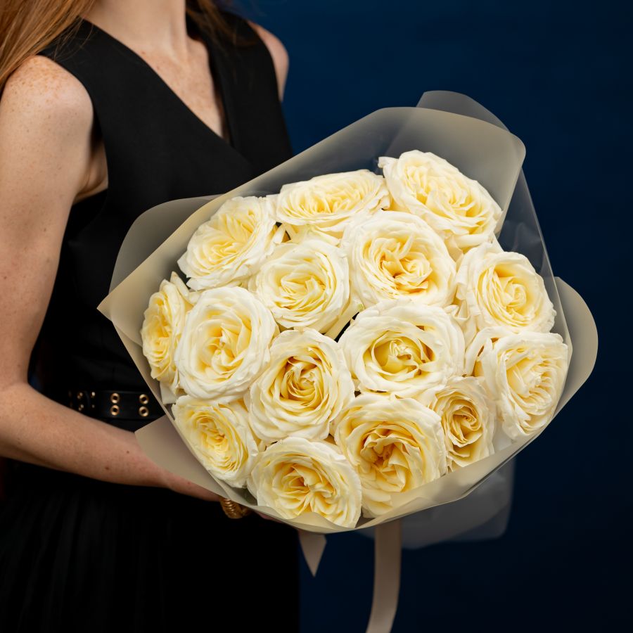 15 пионовидных роз (сорт Кендл Лайт)