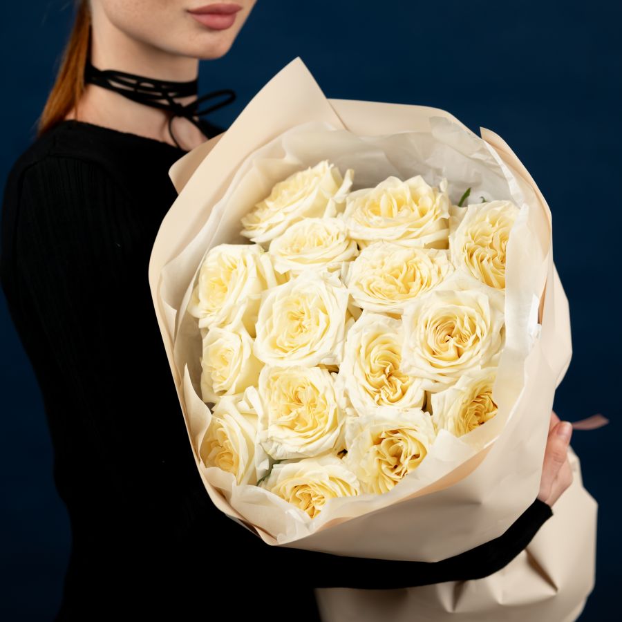 15 Пионовидных роз (сорт Кендл Лайт)