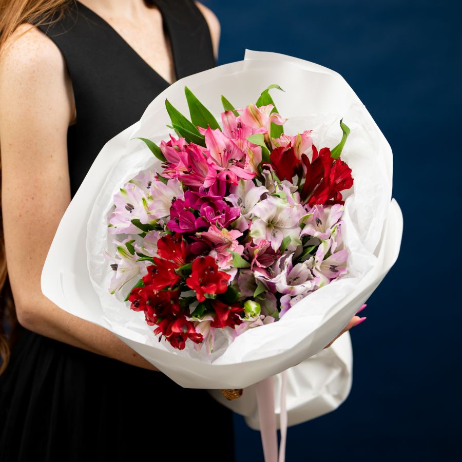 11 альстромерий