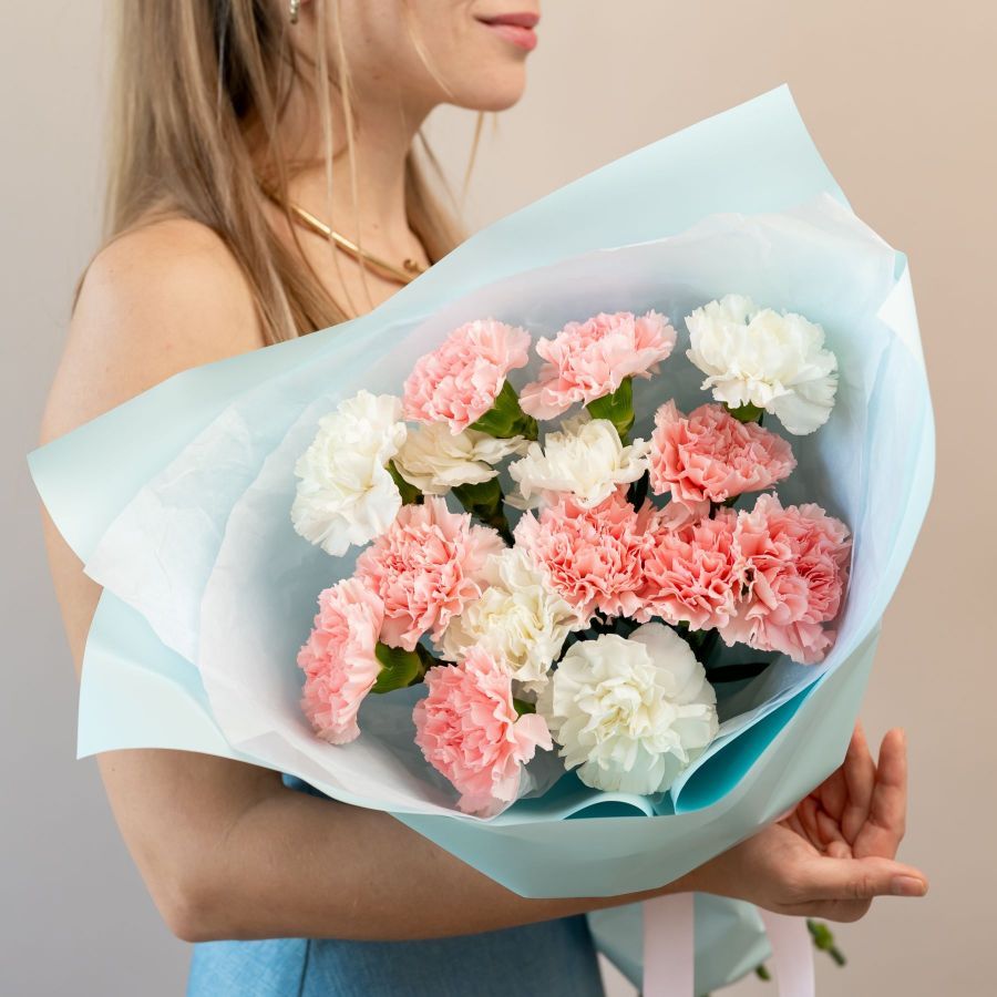 Диантусы микс (от 15 шт) в стильной упаковке