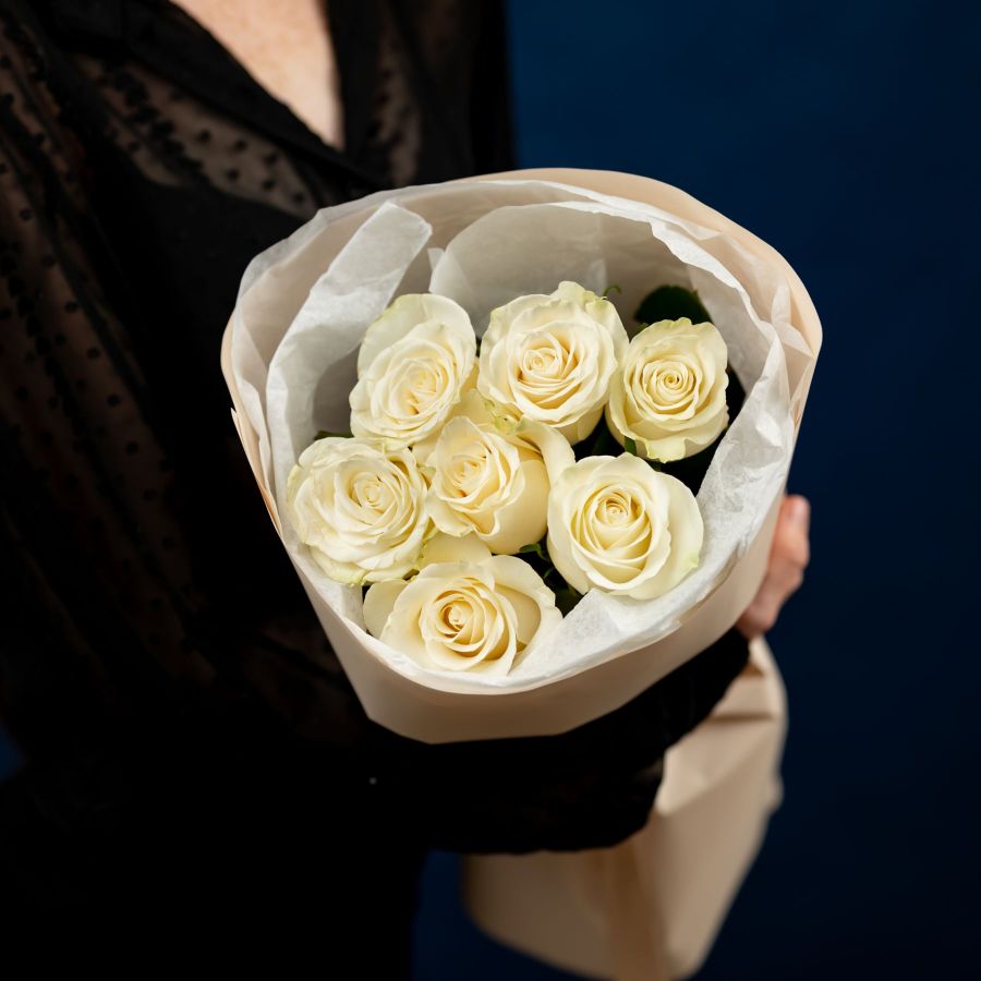 Белая роза от 7 шт (60см)