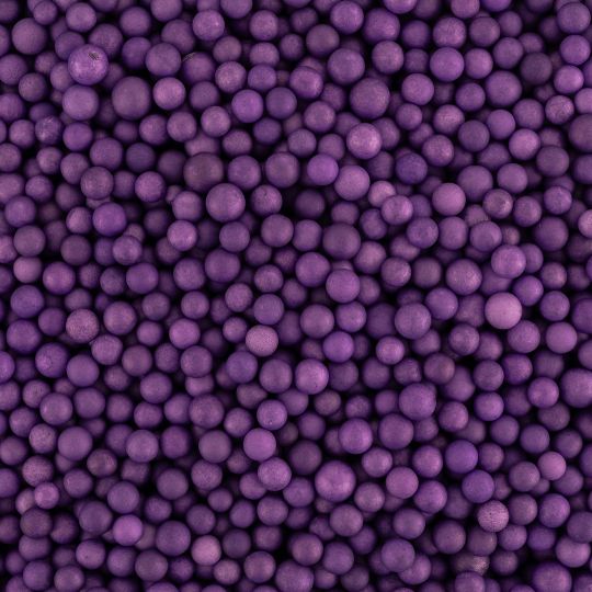 Фиолетовые крупные пенопластовые шарики