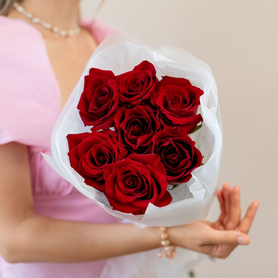 Красная роза 60см от 7 шт