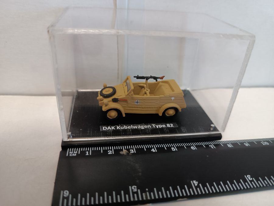 DAK Kubelwagen Type 82   (1/72)