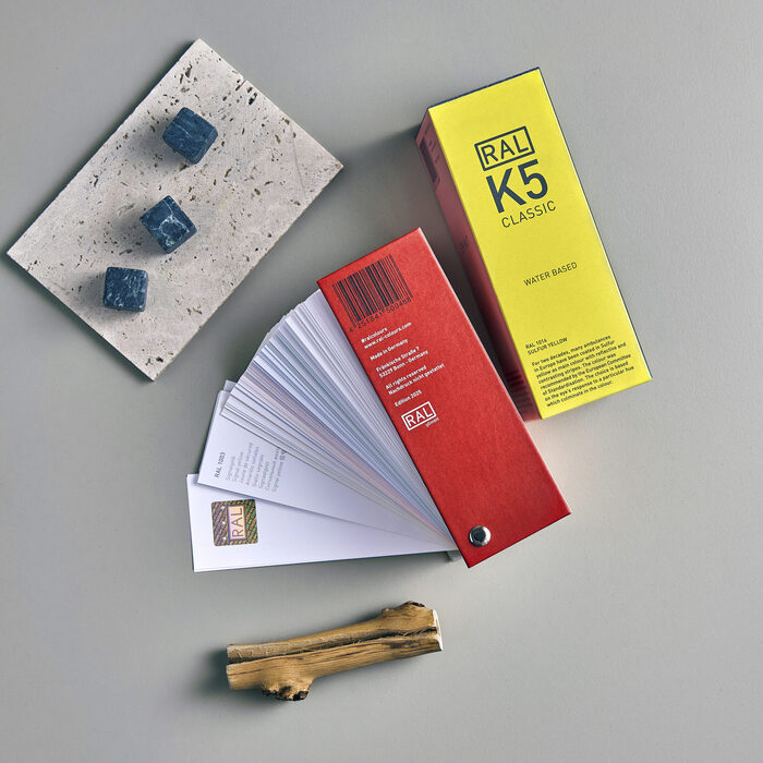 Tecsa Каталог цветов RAL Classic K5 (полуматовый веер) в юбилейном дизайне 216 цветов