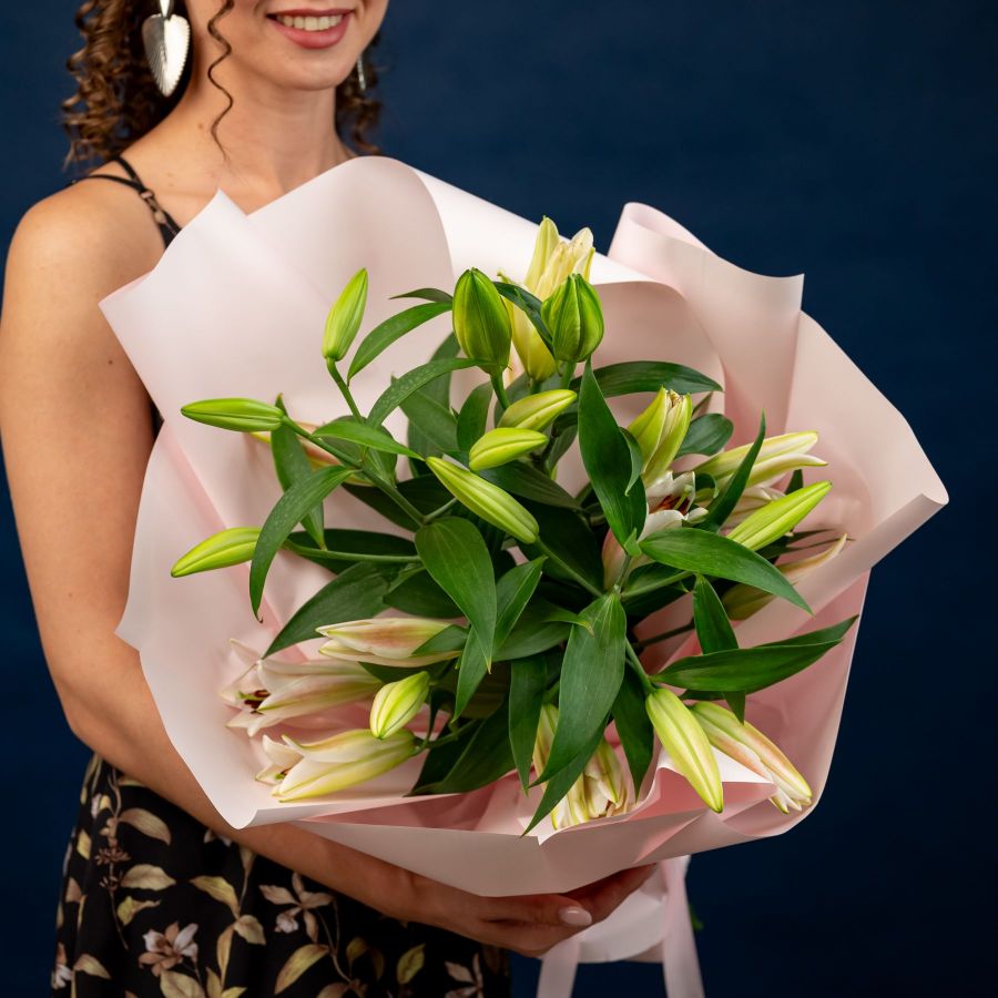 Лилия от 3 шт в розовой упаковке